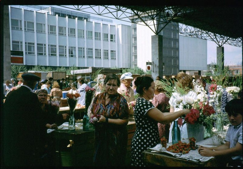 На иркутском рынке. 1991 - 0_9415e_ba4aa5fd_XXXL.jpg 0_9415e_ba4aa5fd_XXXL.jpg