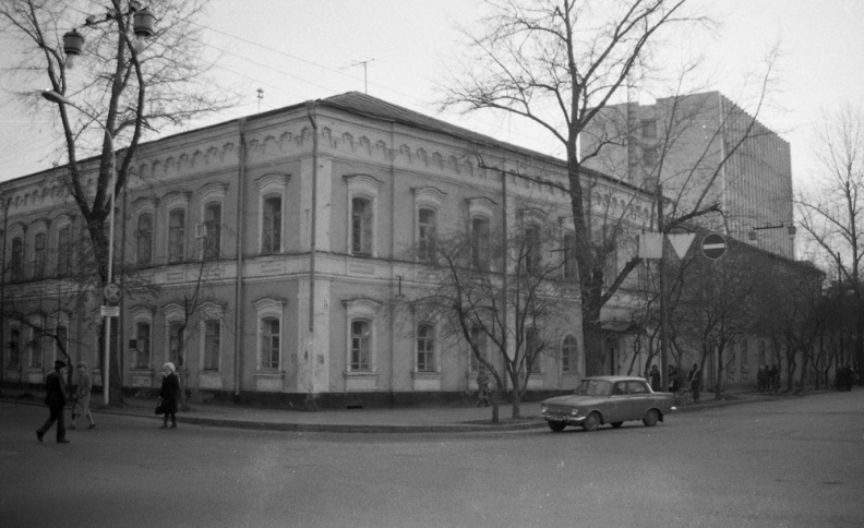 Иркутск. Улица Российская. 1980-е - i146.jpg i146.jpg