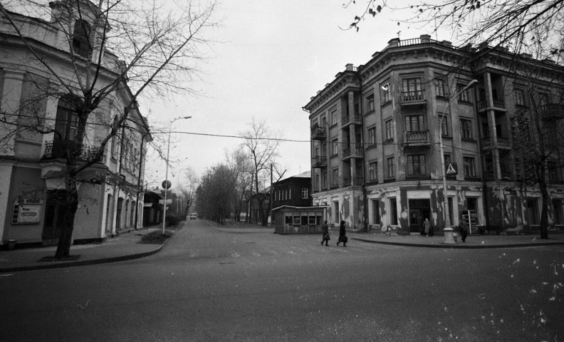 Иркутск, угол ул. К. Маркса и Бабушкина. 1980-е - i01.jpg i01.jpg