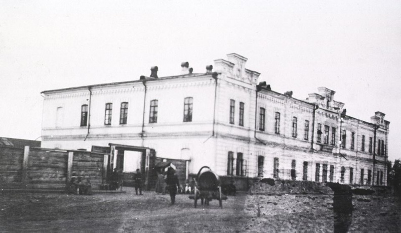 Иркутский военный госпиталь. 1905 - Irkutsk_military_hospital_1905(2).jpg Irkutsk_military_hospital_1905(2).jpg