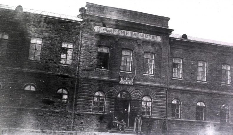 Иркутский военный госпиталь. 1905 - Irkutsk_military_hospital_1905(3).jpg Irkutsk_military_hospital_1905(3).jpg