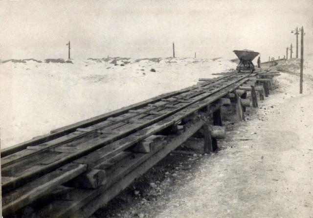 Транспортировка гравия в карьере к месту погрузки. Март 1936г.