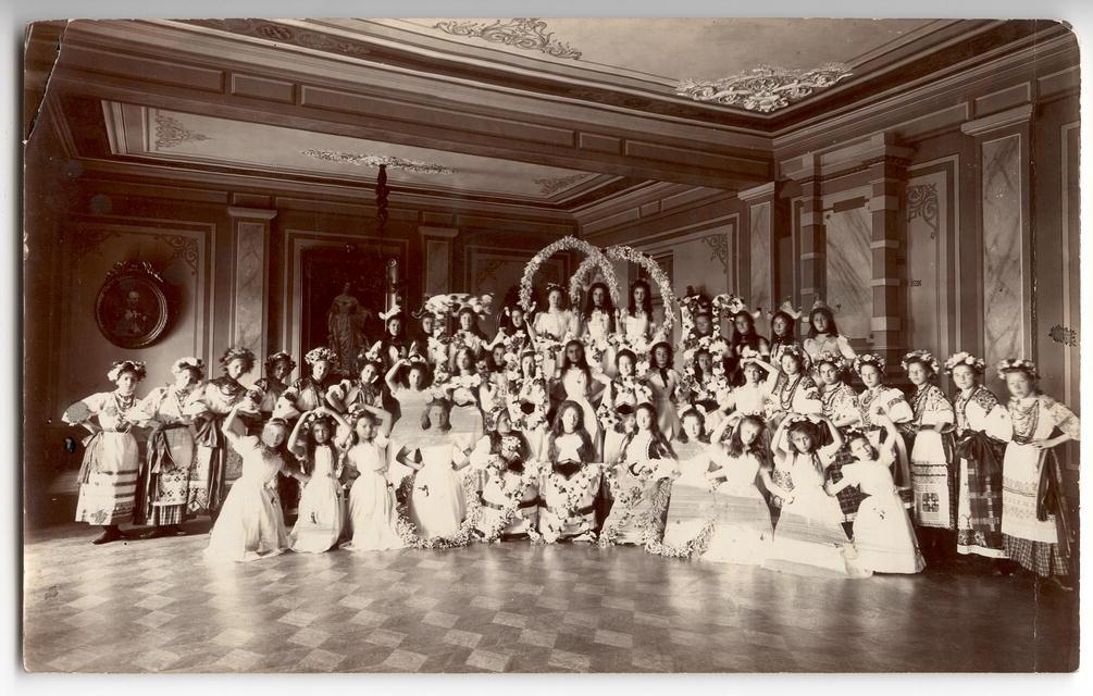 Бал-маскарад в Иркутском институте благородных девиц имени императора Николая I 1903
