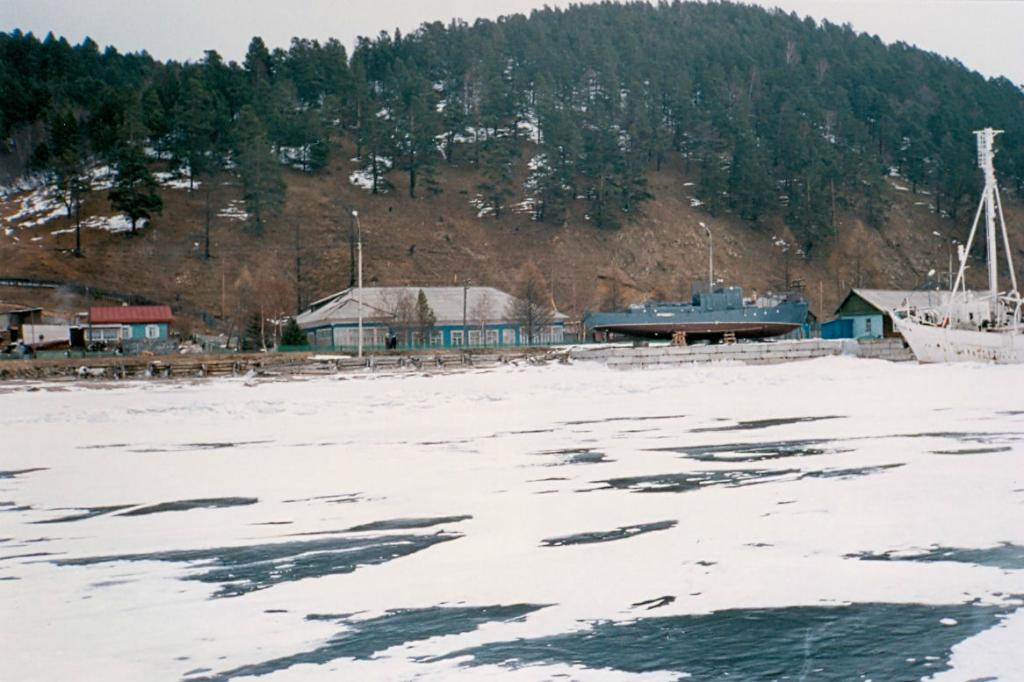 Байкал. Озеро, скованное льдом