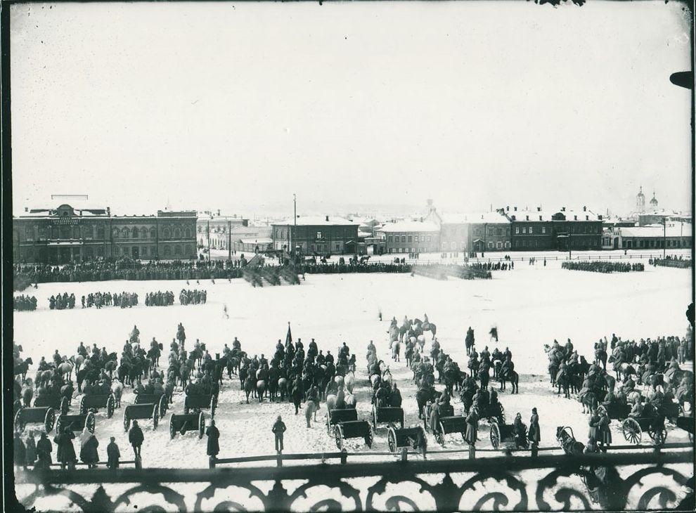Парад Красной Армии на площади Третьего Интернационала (Тихвинской площади)