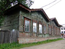  ул. Баррикад (бывшая Знаменская), 81.