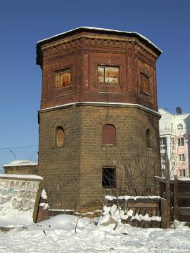 Водонапорная башня в Иркутске. Общий вид