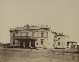 Здание театра, открытое 1 января 1873 и сгоревшее 28 октября 1890