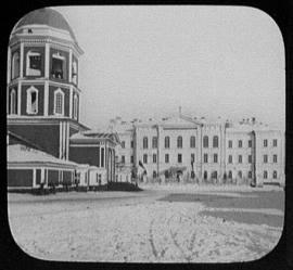 Вид на Преображенскую церковь и Сиропитательный дом. 1885-1886. Фото Джорджа Кеннана