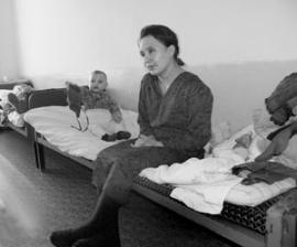 Светлана Сотникова с 11-месячной дочкой обитает в Харбатовской больнице с января