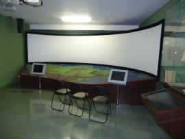 Панорамный экран и рельефный макет северо-восточной части Азии.